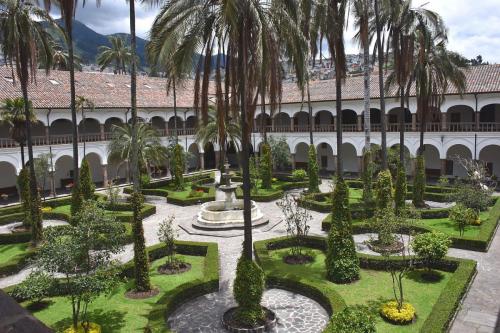 Garden of Virgen de Quito
